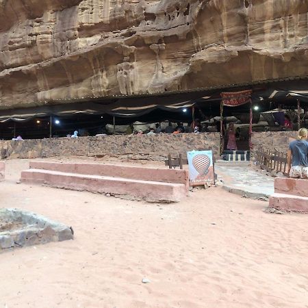 Flowers Rum Camp Wadi Rum Exterior photo