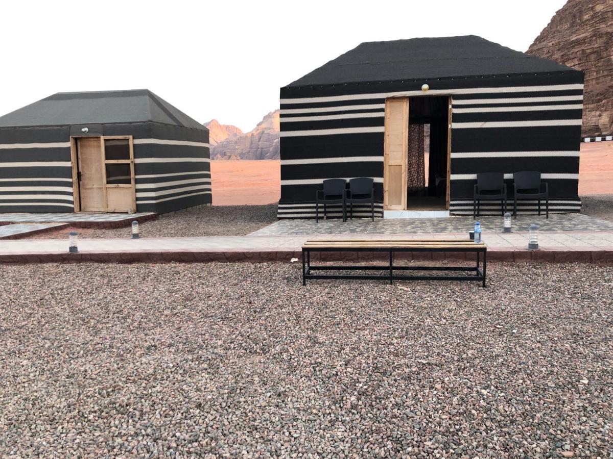 Flowers Rum Camp Wadi Rum Exterior photo