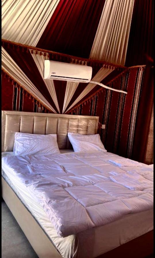 Flowers Rum Camp Wadi Rum Exterior photo